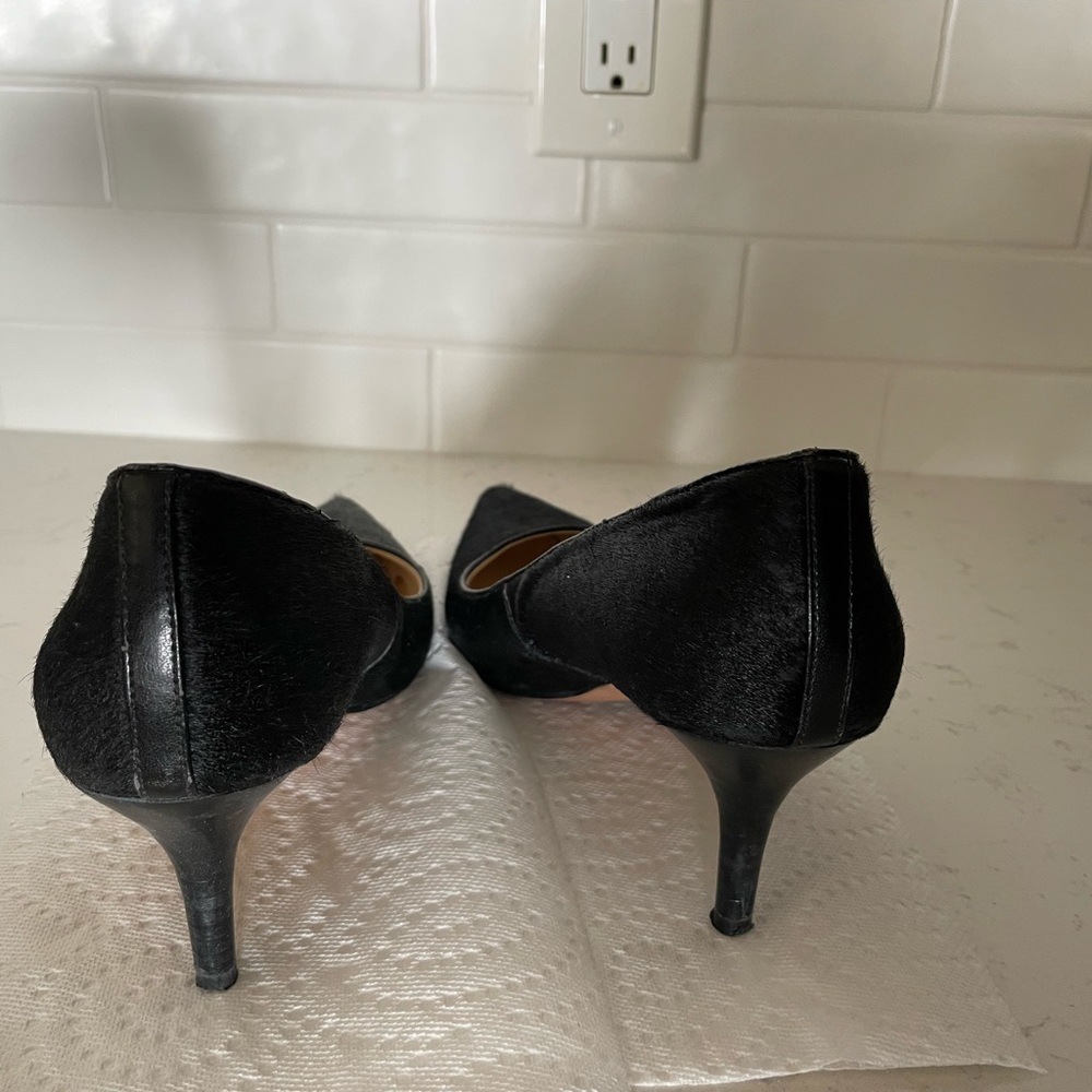 Nine West Gently worn black fur heels 8.5